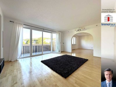 Flotte, 129 m² gr. 4-5-Zi.-Dachgeschosswohnung mit 3 Balkonen, Garage + Extrabereich in Baden-Baden