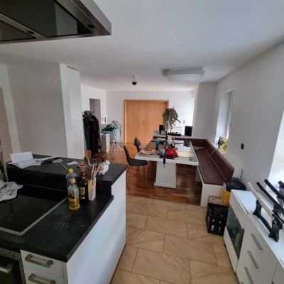 MÖBLIERT / 2er WG möglich - Wunderschöne Wohnung 1.OG mit hochwertiger Ausstattung&EBK. 25m² Balkon