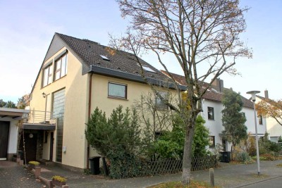 Jeder bekommt sein Zimmer * Großzügiges Wohnhaus mit Garten und Garage