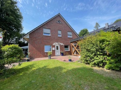 *** Gepflegte Dachgeschosswohnung mit eigenem Garten ***
