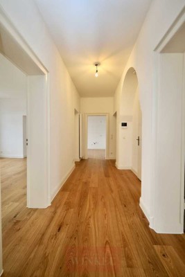 Stilvoll kernsanierte 4-Zimmer-Altbauwohnung in erster Rheinlage von Königswinter –Rheinblick-