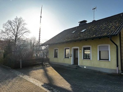 Modernisiertes Einfamilienhaus in Schiltberg zu vermieten