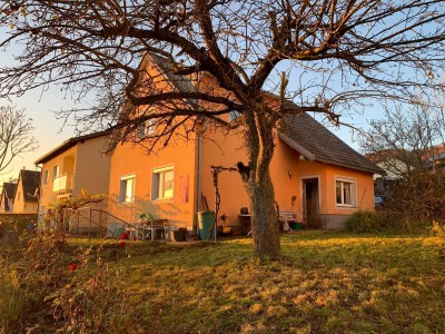 Charmantes Haus mit verträumtem Garten-keine Provision!