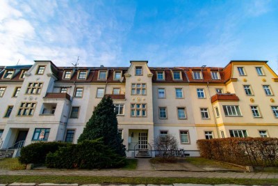 helle 2-Zimmer-Wohnung mit Balkon in ruhiger Lage