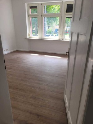 Schöne 2-Zi. Altbauwohnung mit Balkon, EBK in Offenbach nähe Sana Klinikum