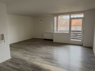 Einladende 3-Zimmer Wohnung mit Süd-Loggia im 3. OG in Burglengenfeld