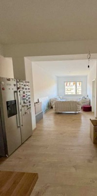 Moderne, barrierefreie 3 Zimmer DG Wohnung ohne Schrägen mit Aufzug (3. OG)