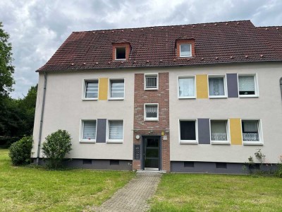 Klein, aber fein: sanierte 2,5-Raum Dachgeschosswohnung erwartet Sie!