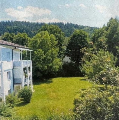 Exklusive 2-Raum-Wohnung mit 2 Balkonen und EBK in Bad Reichenhall