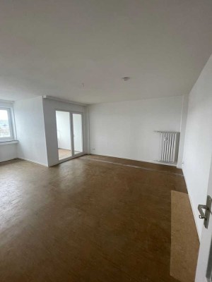 2 - Zimmer-Wohnung mit Balkon und Blick auf den Klieversberg