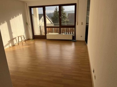 Helle 2-Zimmer Wohnung mit Balkon und neuer EBK in Fichtenberg