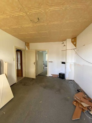 Selbst renovieren, Miete sparen! 2-Zimmer Wohnung in Möckern