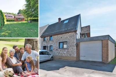 PHI AACHEN - Zweifamilienhaus in Aachen-Hahn auf großem Grundstück mit XXL-Garage!