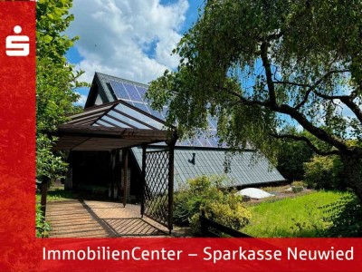 Gemütliches Einfamilienwohnhaus mit Carport und Schwimmbad