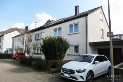 Schöne Doppelhaushälfte in ruhiger Lage mit Garten, Einbauküche und Garage!