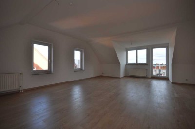 Maisonette Wohnung mit Balkon und PKW Stellplatz