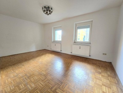 * * * GÜNSTIGE WOHNUNG zum AUFHÜBSCHEN... 8 Radmin. zum BAUERNMARKT am LENDPLATZ... 10 RADMIN. zum HAUPTPLATZ + FH-JOANNEUM... 12 RADMIN. zur KF-UNI * * *