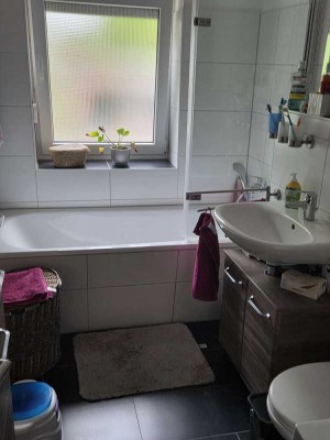 Preissenkung*lichtdurchflutete & neuwertige 3 ZKB- ETW mit Balkon in saniertem MFH, Weißenfels!