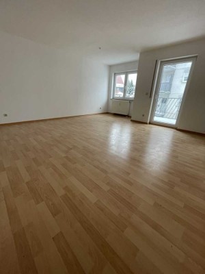 *NEU: Videobegehung* Schöne Single-Wohnung mit Balkon