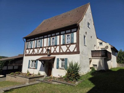 Historisches Fachwerkhaus (Einzeldenkmal) mit viel Platz (ca. 200 m² Wfl.) + Nebengebäude + Garten