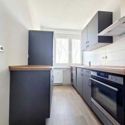 2-Zimmer, XXL-Balkon, teilmöbliert