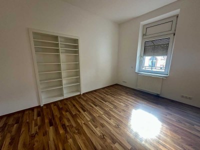 Großzügige 3,5-Zimmer-Wohnung mit Balkon im 2. Obergeschoss