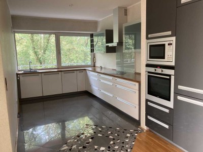 Ansprechende und gepflegte 3-Zimmer-Wohnung mit zwei Balkonen und EBK in Kassel