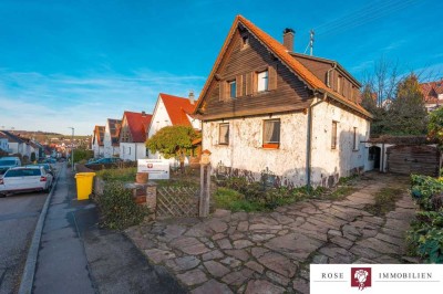 Der Traum vom Eigenheim!
Kernsanierungsbedürftiges Einfamilienhaus mit Garage in toller Lage von Sc