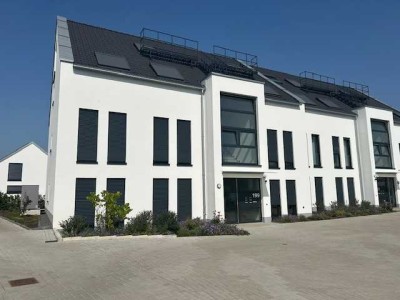 Moderne und helle 3-Zimmer Wohnung zur Miete mit Terrasse und kleinem Garten
