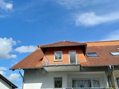 Frisch renovierte 3-Zimmer-DG-Wohnung mit Balkon in Schöneck