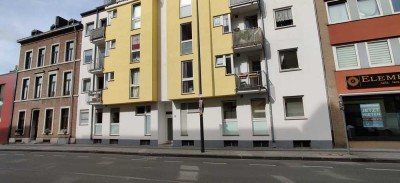 Ansprechende, gepflegte 2-ZKDB mit Tiefgaragenstellplatz
