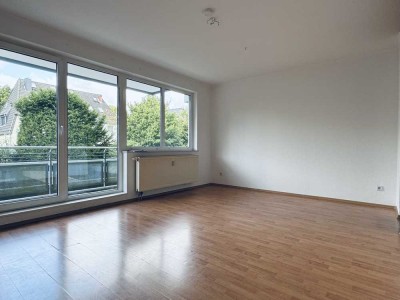 Helle 1,5 Zimmer-Wohnung mit Einbauküche in Bremer Stadtteil Lehesterdeich