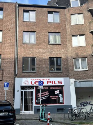 Maklerfrei: Gepflegtes 4-geschossiges Mehrfamilienhaus in Aachen Innenstadt mit Gewerbe