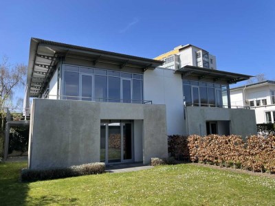 Repräsentativ! Modern! Familienfreundlich!
Architektenhaus/Doppelhaushälfte mit direktem Rheinblick