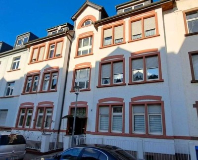 6-Familien-Haus in guter Lage von Hanau nur 10 Minuten zum Stadtzentrum