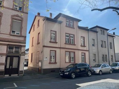 Tolle Wohnung in diesem schönen 3 Familienhaus über 2 Etagen sofort frei!
