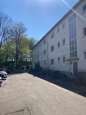 Zentral gelegene 2,5-Zi.-Wohnung mit Balkon, ca. 77,3 m²