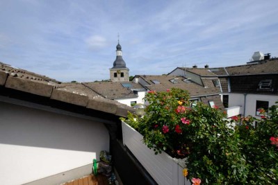 ***Ausgefallene 2-Zimmer-Maisonettewohnung über den Dächern von Mettmann! AUFZUG!***