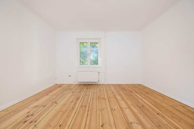 BEZUGSFREIE 1-ZIMMER-WOHNUNG  MIT ALTBAUFLAIR IN BERLIN