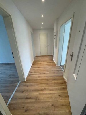 Traumschöne Wohnung im DG mit großem Südbalkon - Erstbezug nach Sanierung! Mietkauf möglich!