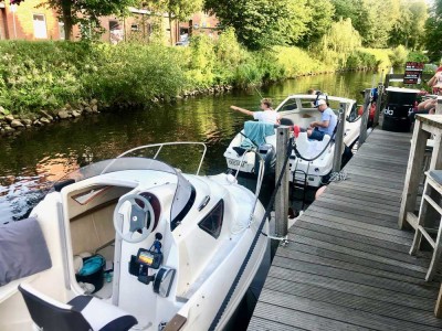 Traumhafte 6-Zimmer-Wohnung im Denkmalhaus direkt am Wasser