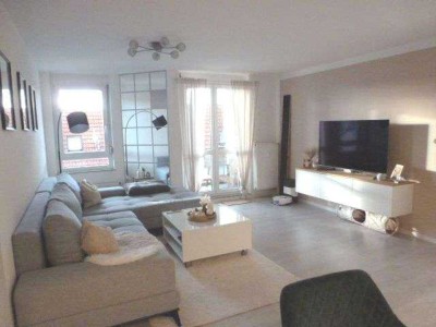 Top gepflegte, helle 3-Zi-Whg. mit EBK, Balkon, 2 Autostellplätzen