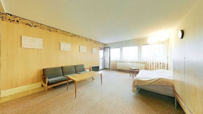 Helle 4-Zimmer-Etagenwohnung mit Loggia – Aufzug – zentrale Lage & sofort bezugsfrei!