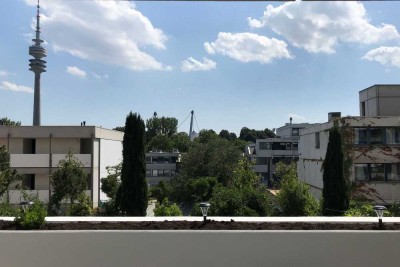 WG-geeignete 3,5-Zimmer-Terrassenwohnung mit Balkon und EBK im Olympiadorf, München