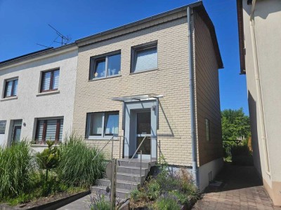 gemütliches Einfamilienhaus / Garten in guter Lage von Wadgassen-Hostenbach