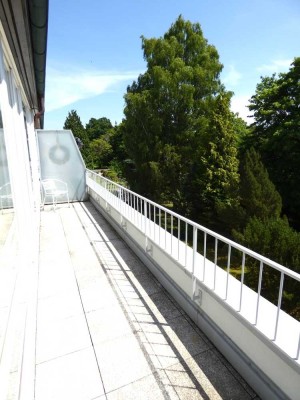 Modernisierte 3 Zi.-Wohnung mit großem Balkon in exklusiver Lage von Hummelsbüttel