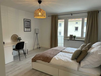 Vollmöblierte helle 3 Zimmer Balkon EBK WLAN / zentral & ÖV Anbindung