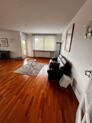 50m zur Ubahn -Elegante möblierte 2/3-Zimmer Wohnung mit Balkon im 2. OG in Westend