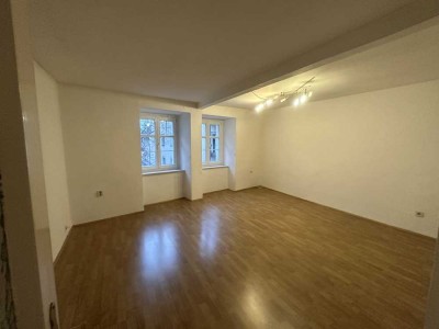 ***Befristet - Zentral gelegene 2 ZKB Wohnung***