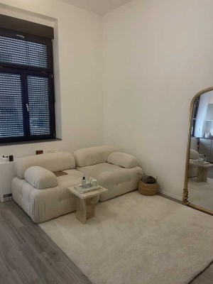 Altbau Wohnung in zentraler Lage zu vermieten